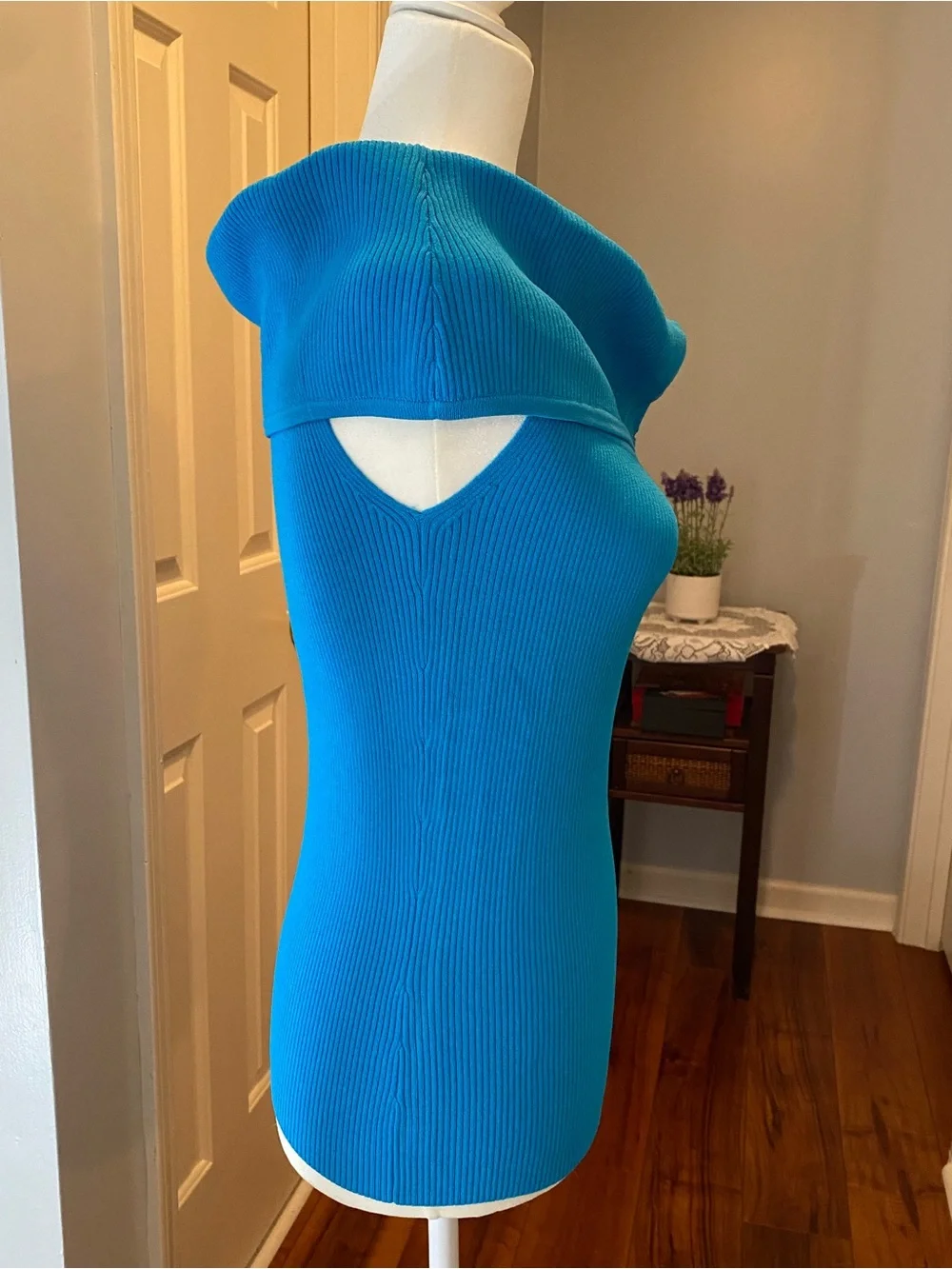 VINTAGE CACHE Bright Blue Ribbed Off-Shoulder Top with Zip and Studs - Picture 8 of 15